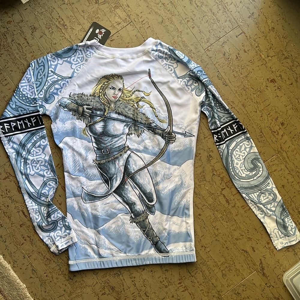 NWT raven Fightwesr BJJ rashguard, Artemis, XXS